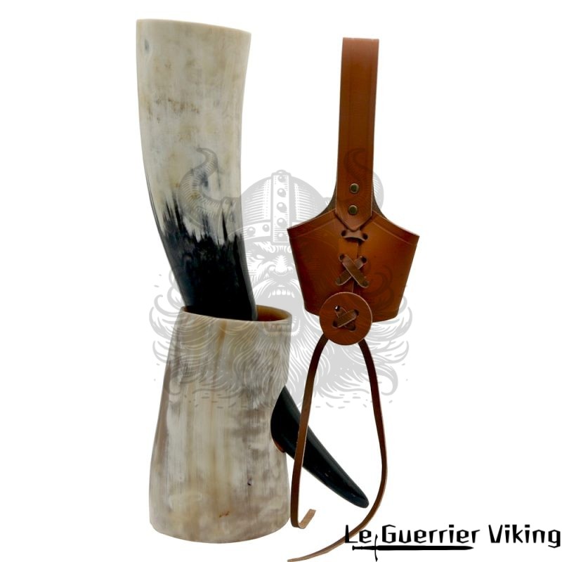 Corne à Boire Viking Avec Socle Et Lanière